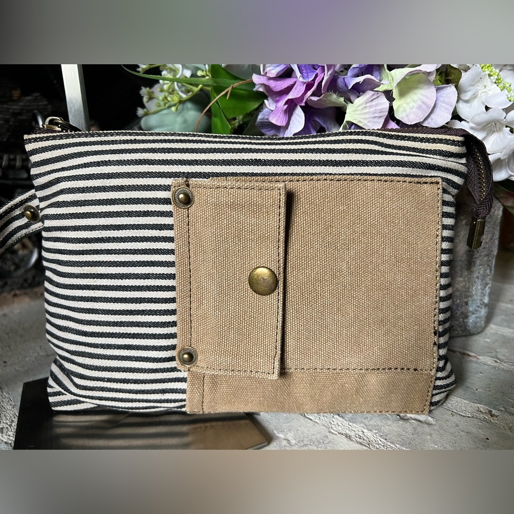 Selina Vaughan Case IH Canvas Bag with Pocket